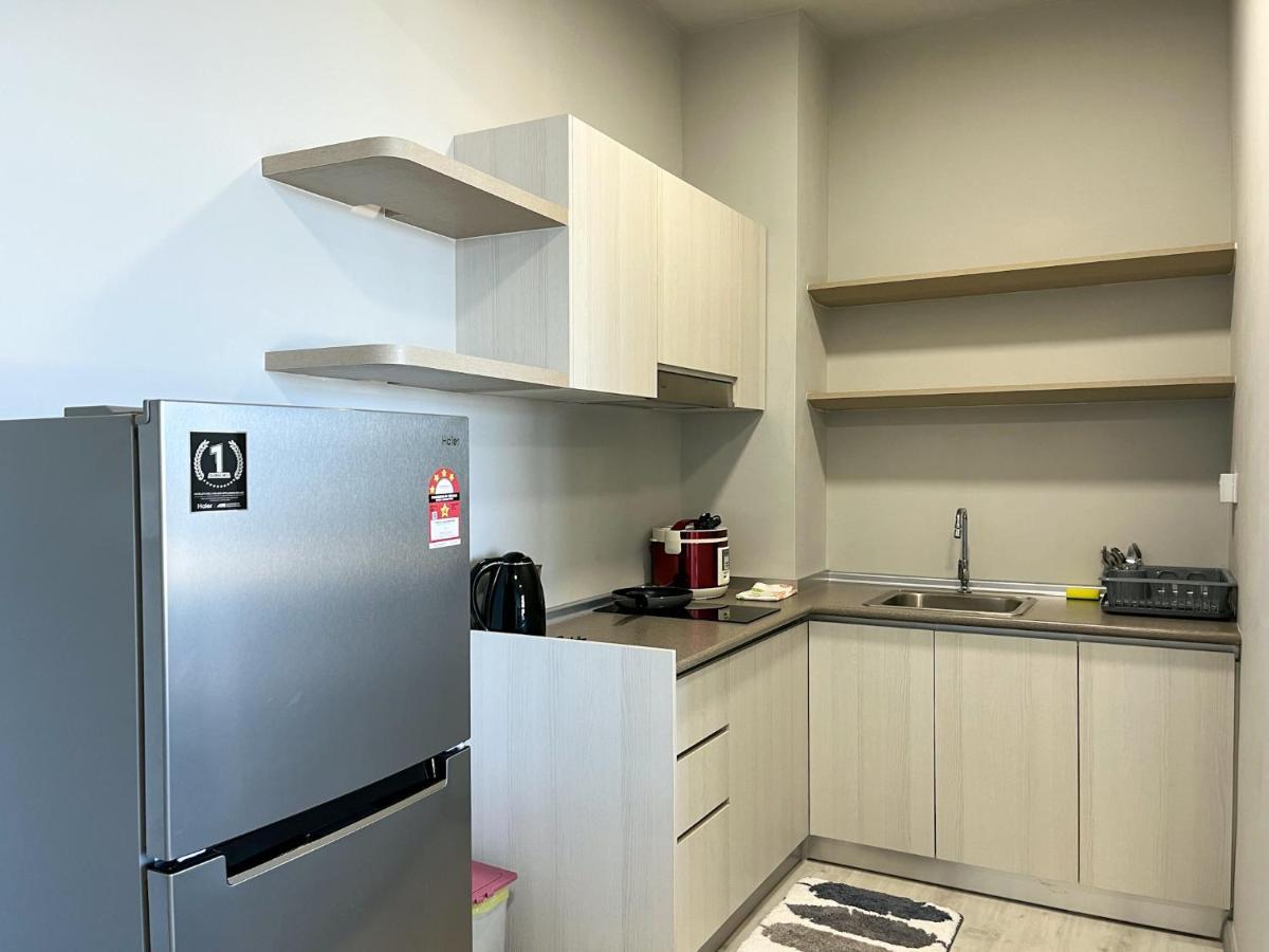 Jesselton Point Seaview Homestay Кота-Кинабалу Экстерьер фото